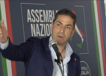 Quarto, danneggiata la sede di FdI. Nonno: «Individuare i colpevoli»