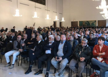Disastro sanità, il centrodestra attacca De Luca e si propone come alternativa
