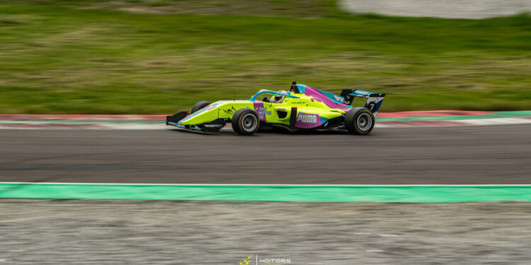 Tv, per gli appassionati di motori arriva «Road To Race Academy»