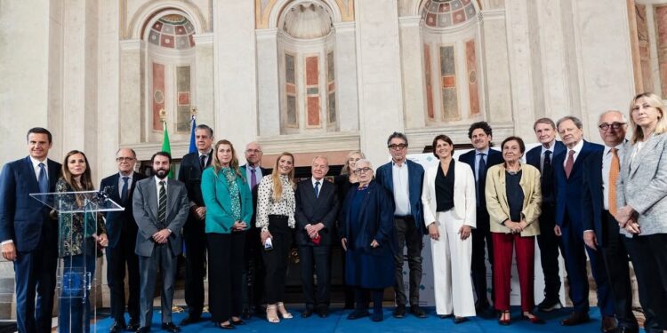 XIV Edizione del «Premio De Sanctis» per la letteratura: Gianni Letta, Filippo Patroni Griffi, Daria Perrotta, Roberto Nicolucci e altri insigni partecipanti alla Villa Madama. Videomessaggi istituzionali di Matteo Piantedosi, Giuseppe Valditara e Alberto Barachini
