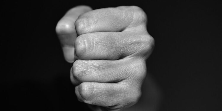 Convegno a Napoli: dibattito su «violenza politica e violenza contro le forze dell’ordine»