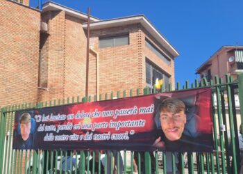 A Napoli l’ultimo saluto a Lorenzo Spasiano, ‘bisogna cambiare mentalità’
