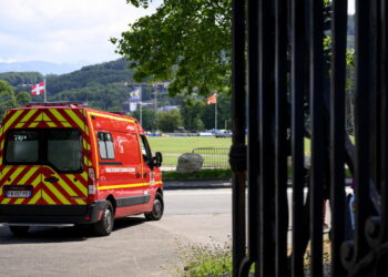Aereo da turismo precipita in Francia, ‘a bordo una decina di persone’