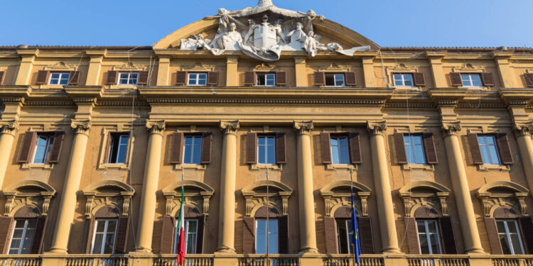 Titoli di Stato: la strategia del MEF tra nuove emissioni e tenuta Spread