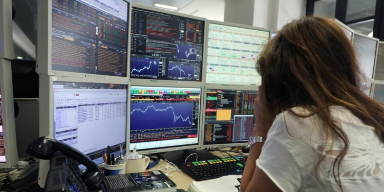 Borsa: Milano (1%) accelera con l’Europa in attesa di Wall street, bene Saipem