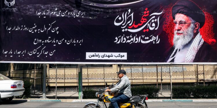 Iran, media: domani colloqui indiretti con Usa su Hormuz