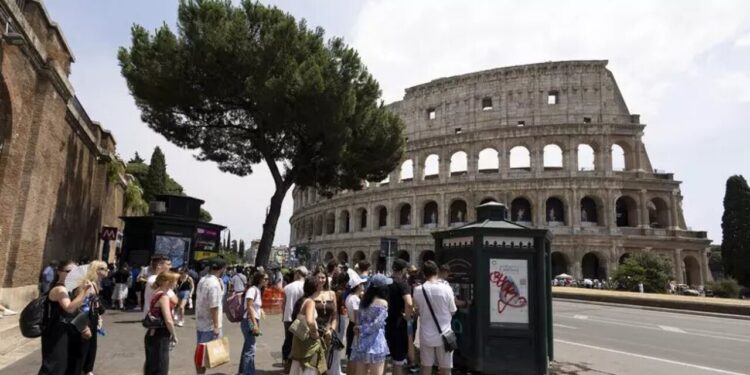 Dal Grand Tour al turismo di massa, l’Istat fotografa l’Italia che cambia
