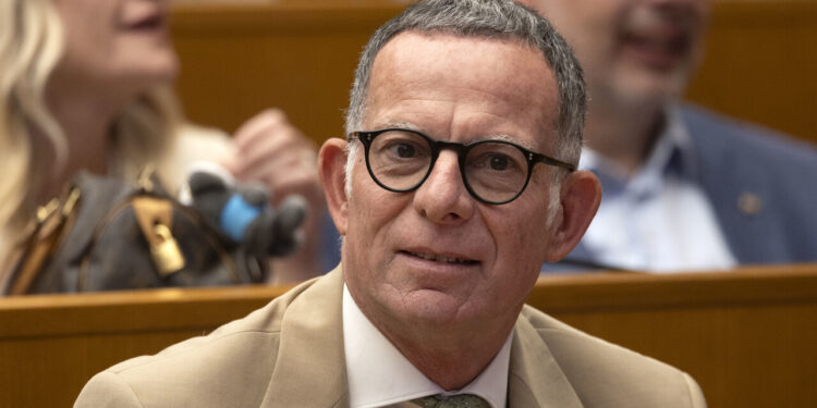 Inps, nel primo semestre nuove pensioni donne inferiori 30% a uomini, cresce divario