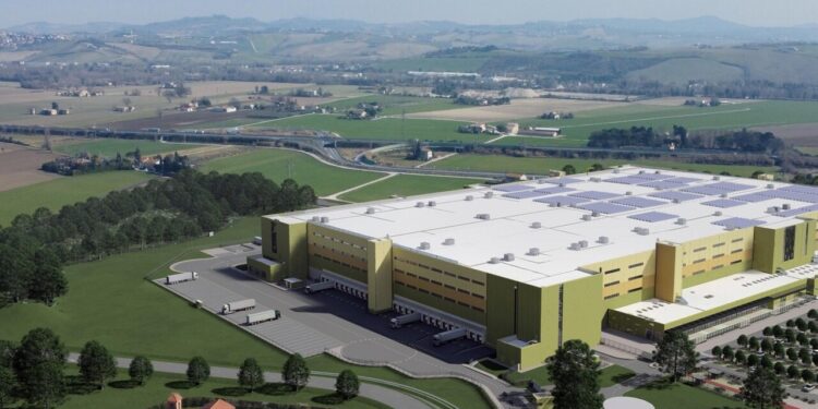 Operativo il centro distribuzione Amazon a Jesi, mille posti in tre anni