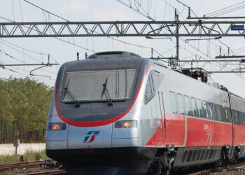 Stop treni per lavori Firenze, ma guasto causa ritardi anche su linea alternativa