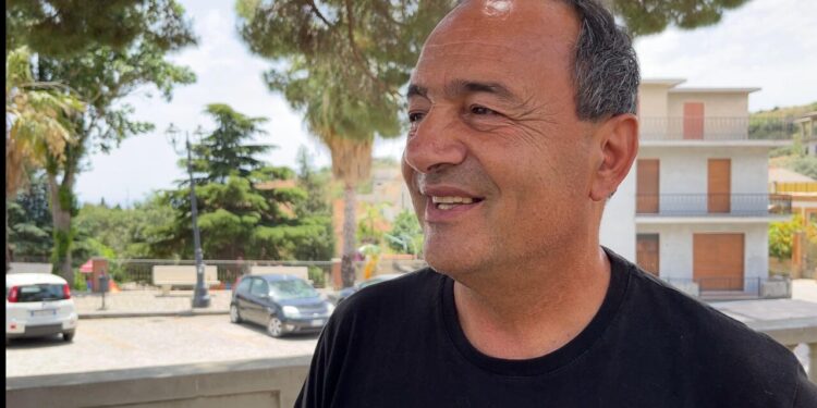 Appello sospende efficacia della decadenza, Lucano torna sindaco di Riace