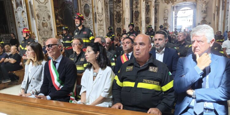 Funerale vigile del fuoco, Mannino ‘molti roghi sono dolosi’