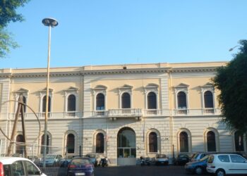 Scontro tra detenuti rivali nel carcere di Catania, inchiesta per rivolta