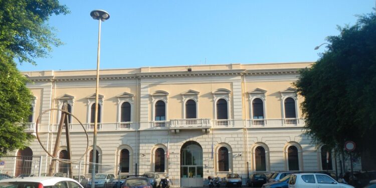 Scontro tra detenuti rivali nel carcere di Catania, inchiesta per rivolta