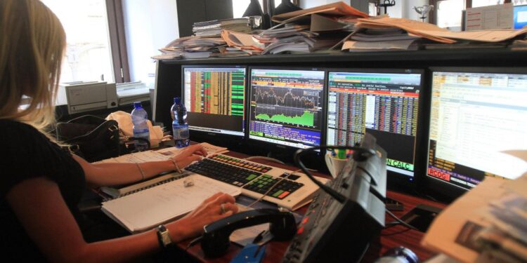 Spread Btp-Bund a 78 punti base, rimbalzo dopo il crollo: picco dei rendimenti
