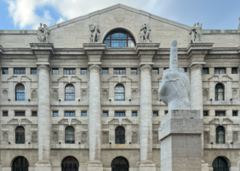 Borsa, Milano chiude in rossa: brilla Fincantieri (+15,7% in 2 giorni)