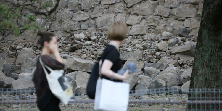 Sisma in Giappone, crolli nelle mura del famoso Castello di Kumamoto
