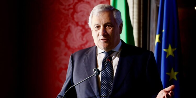 Tajani, problema donne ma garantisco che FI darà ampia rappresentanza nelle liste