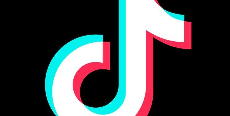L’UE mette nel mirino TikTok: nuove accuse sulla protezione dei minori