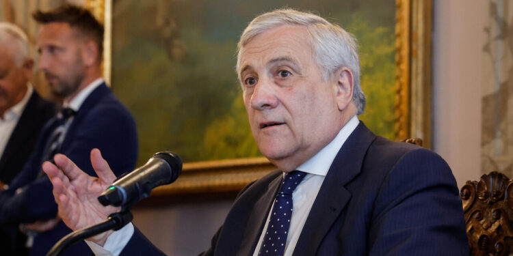 Tajani, sulle preferenze troveremo soluzione, a Roma e Milano candidati civici