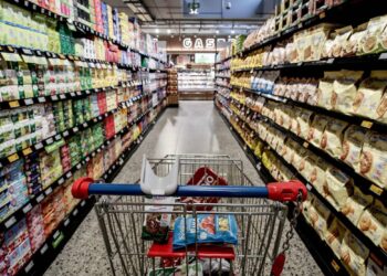Inflazione in calo al 2,8% a luglio, ma luce e gas continuano a correre