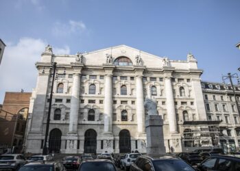 Borsa, lusso alla prova delle trimestrali: tra segnali di ripresa e incognite globali