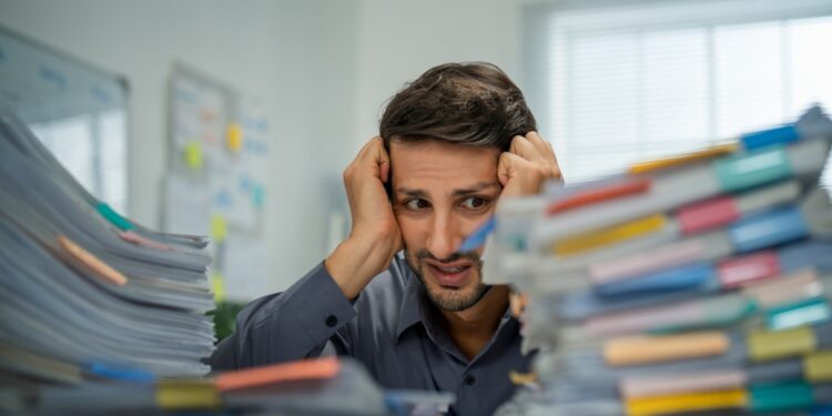 Rapporto Gem, fare impresa in Italia non è una risposta alla crisi: chi ci prova già lavora