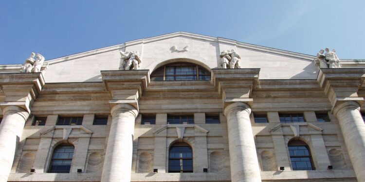 Borsa: Milano gira in calo, Ftse Mib -0,07%