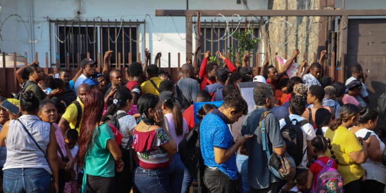 Giudice Usa annulla il divieto di Trump per i visti ai migranti di 75 Paesi