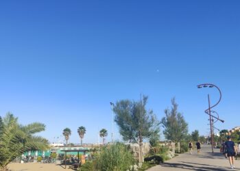Rissa in spiaggia a Rimini, tre giovani in ospedale con ferite da taglio