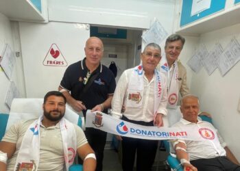 Ministro Piantedosi dona il sangue a Pietrastornina, suo paese d’origine