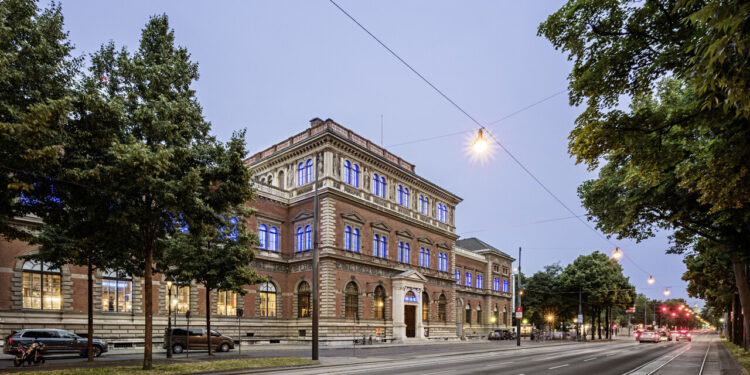 Il collier milionario rubato a Vienna, il museo nella bufera