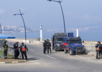 Media, Marocco blocca centinaia di persone dirette a Ceuta