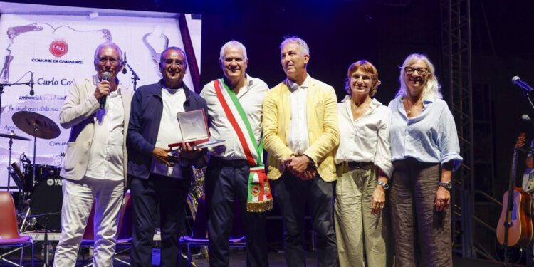Carlo Conti premiato come ‘ambasciatore’ di Camaiore in Versilia