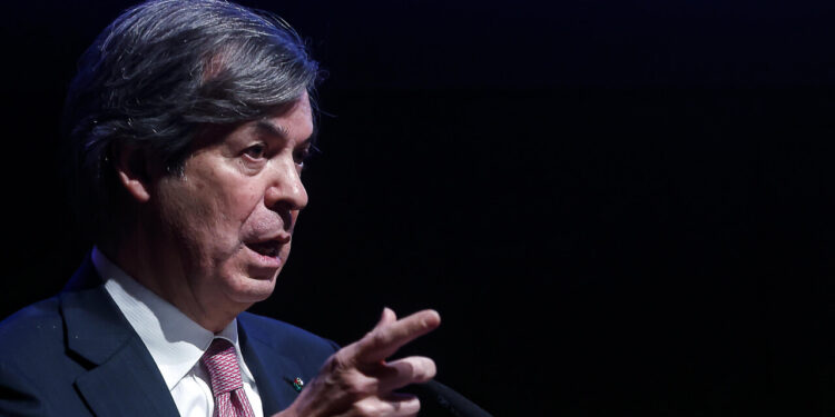 Da Intesa esposto alla Consob su operazioni annunciate dopo l’opas