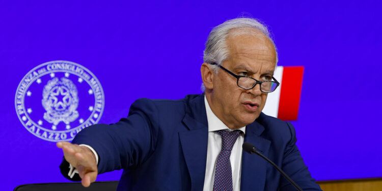 Piantedosi all’ANSA: ‘Sui dublinanti polemiche sterili, solo 3 in Italia’