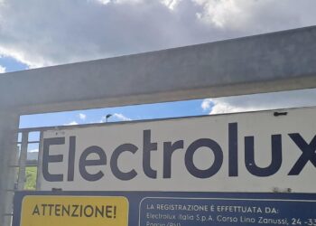 Electrolux, a Porcia 25 assunzioni a termine, Rsu “contraddizioni inspiegabili”
