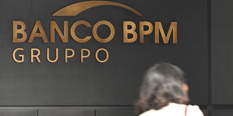 Bpm apre alla fusione con Crédit Agricole, cosa cambia per i correntisti delle due banche