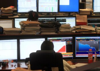 Lo spread rientra a 80 punti base, 8 miliardi dai titoli a medio e lungo termine: i rendimenti