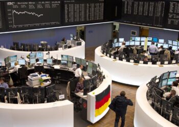 Borsa: Europa in calo, Stoxx 600 verso record negativo. Milano +0,18%