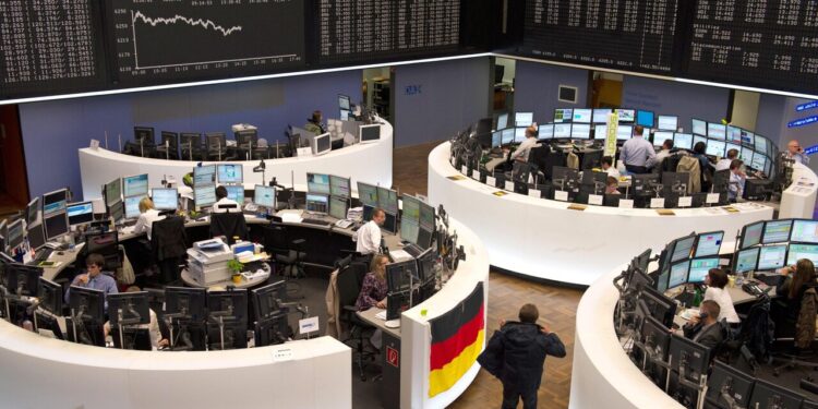 Borsa: Europa in calo, Stoxx 600 verso record negativo. Milano +0,18%