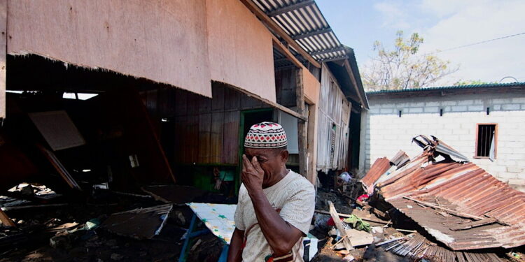Sale a 38 morti il bilancio delle vittime nel sisma in Indonesia