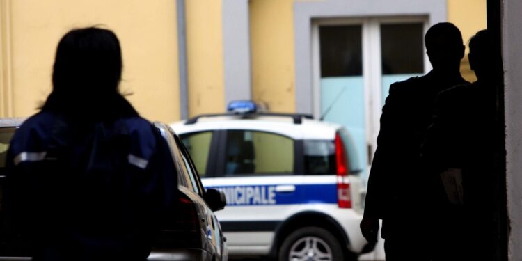 Riesame Milano dispone domiciliari per due degli agenti arrestati