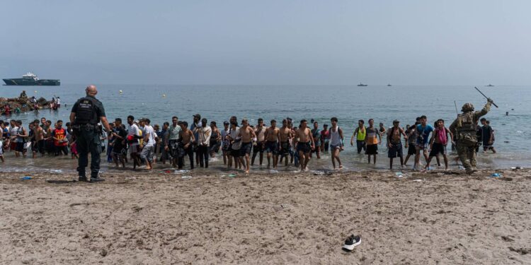 Migranti, premier danese: “Politica rigorosa fondamentale per Ue, pronti a rafforzare controlli alle frontiere”