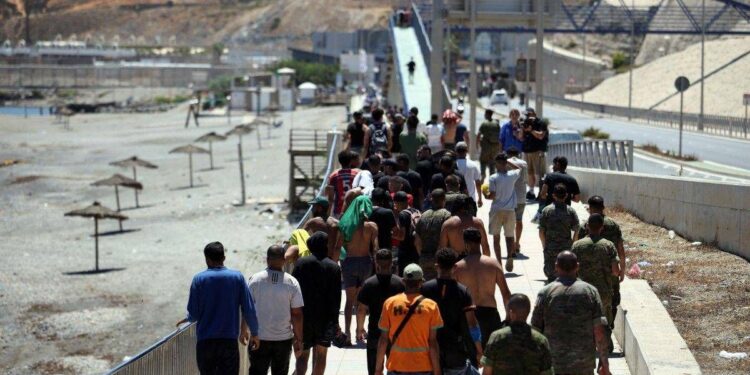 Migranti, -37% arrivi in Ue tra gennaio e luglio: sale la Spagna
