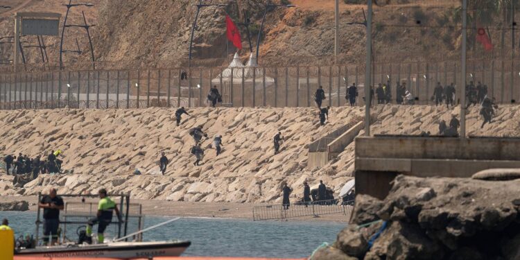 Schengen, Italia prolunga stop con Spagna. Piantedosi: “Era necessario”. Madrid risponde