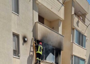 Esplosione in una casa del Brindisino, grave un anziano e 4 bimbi intossicati