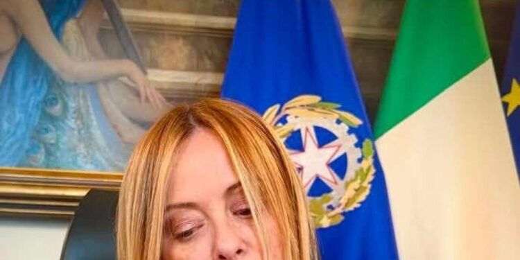 Meloni, sospendiamo Schengen ma attenti a limitare l’impatto sul turismo