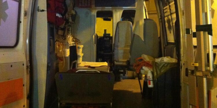 Bloccato dopo una fuga e morto in ambulanza, accertamenti anche sul Taser