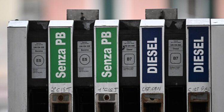 Unem, a luglio benzina rafforza crescita, +3,1%, record per il jet fuel, +3,6%